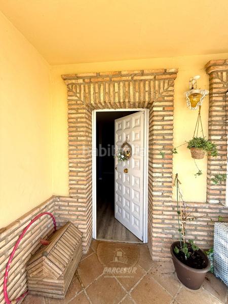 Foto f69ba534-c1c5-45c7-b8d2-979d3a1209d4. Masia amb piscina a Almodóvar del Río