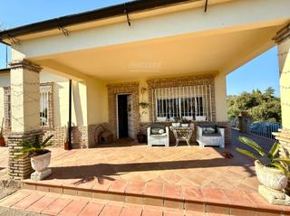 Casa a Almodóvar del Río. Casa de campo en cuevas bajas, córdoba