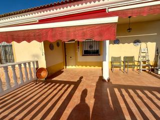 Location Maison à Almodóvar del Río. Casa de alquiler en cuevas bajas, córdoba.