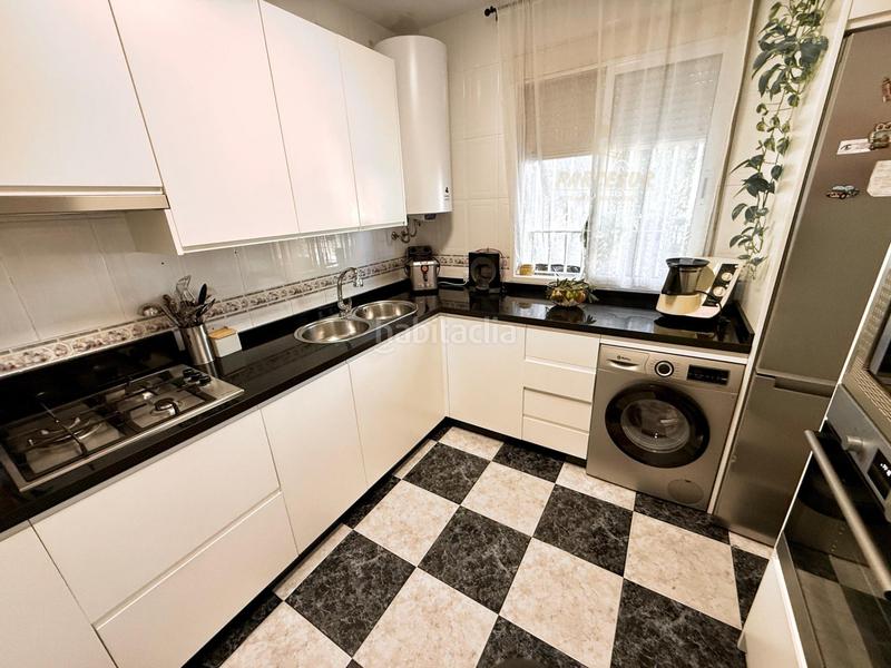 Foto a183eed1-4ce6-4b10-8a29-19a5be52fd32. House with parking in El Higuerón Córdoba