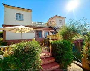 Casa in Almodóvar del Río. Impresionante casa de campo con piscina y amplios espacios en vi