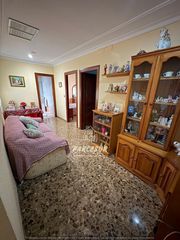 Casa a Alcolea. Magnífica propiedad con dos viviendas independientes en alcolea.