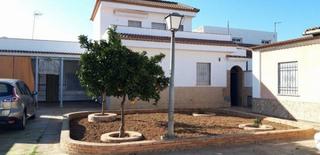 Casa en El Higuerón. Majaneque  solar de 850 m2 con casa de unos 200m  agua potable,