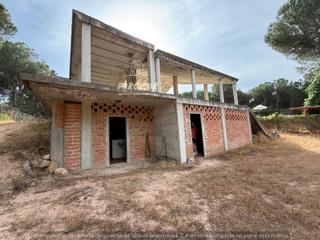 Maison à Las Jaras. Zona las jaras  parcela de 1500 m2 con casa en construcción de 2