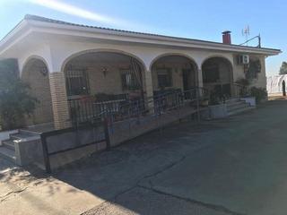 Masia a El Higuerón. Hipotecable  gran parcela con 2 casas, varias naves, una para ev