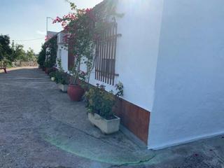 Casa a El Higuerón. Zona cortijo del rubio  parcela de 6.000 m, casa de 200 m2 y nav