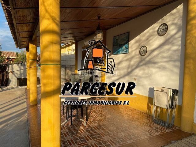 Foto 24f7d3c5-acd7-4e2d-8bf8-f482fd8601a7. Casa amb aparcament a El Higuerón Córdoba