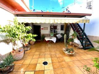 Casa a El Higuerón. Golondrina  casa con patio y azotea con trasteros