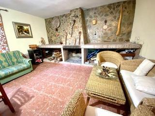 Casa a Alcolea. Zona las quemadas  parcela de terreno de 930 m2 con casa de 155