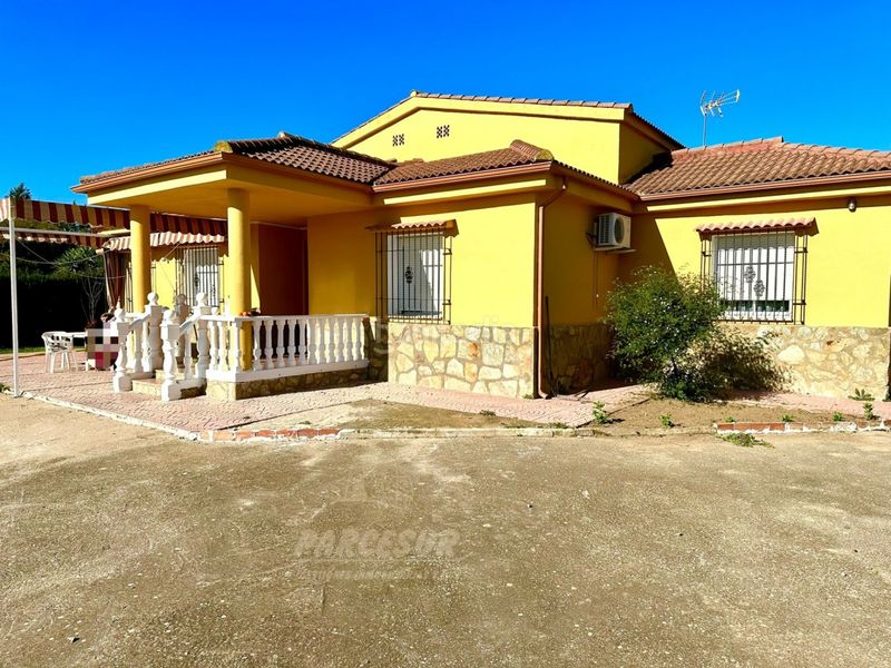 Foto 41605dbd-761c-4e73-8a83-a36f134159f3. Casa amb aparcament a El Higuerón Córdoba