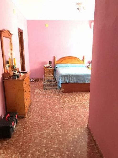 Foto cd71eb57-39ea-4ab8-9c40-a9e466f7c790. Casa amb aparcament a El Higuerón Córdoba