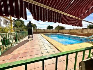 Maison à Almodóvar del Río. Cuevas bajas parcela de 3.000m2 con casa en 2 plantas con 80 mca
