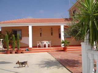 Casa a El Higuerón. Zona la barquera  parcela de 750 m2 con casa de 320 m2 con 6 dor