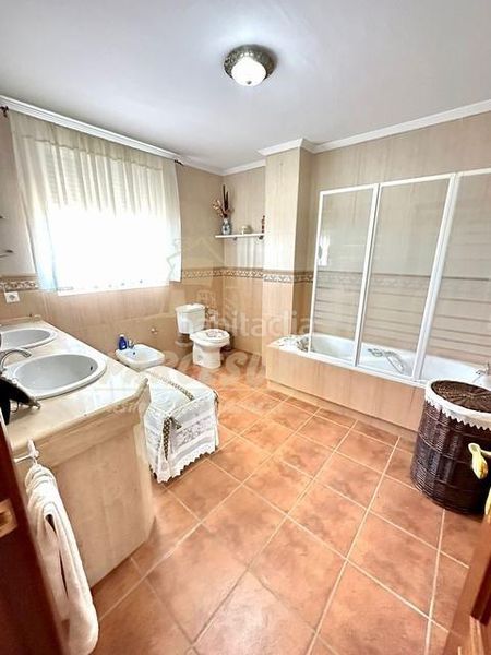 Foto 4d380dd2-d1c5-47ab-a524-b286690d44ce. Casa amb aparcament piscina a El Higuerón Córdoba