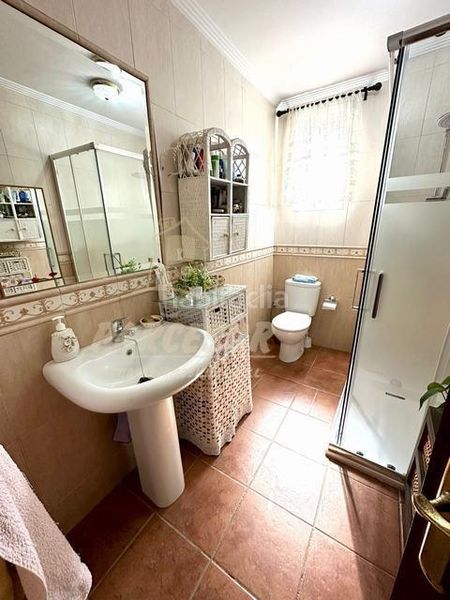 Foto 746513a6-ae6f-4f2b-94bb-4d3c603570a1. Casa amb aparcament piscina a El Higuerón Córdoba