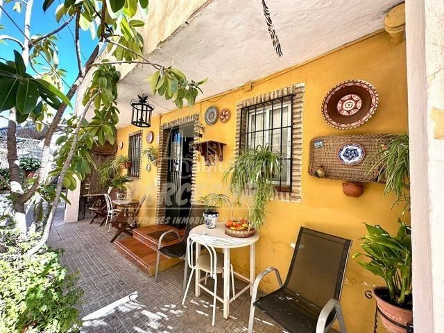 Foto 92a118d7-604d-4b32-92be-c0e79f9e6334. Casa amb aparcament piscina a El Higuerón Córdoba