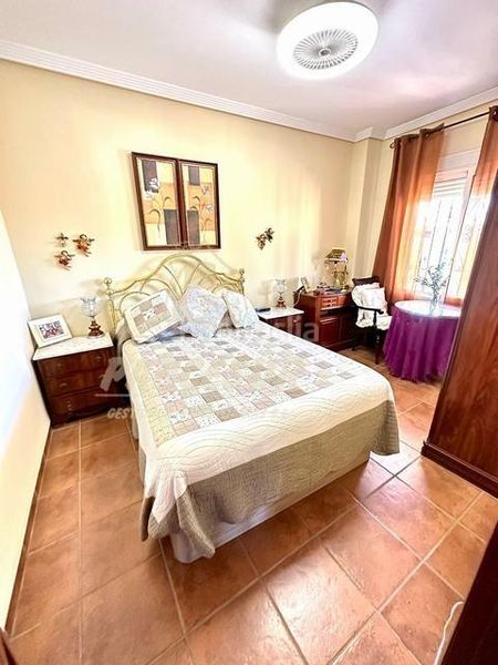 Foto a50d127d-7537-424c-bdb4-c331734e12eb. Casa amb aparcament piscina a El Higuerón Córdoba