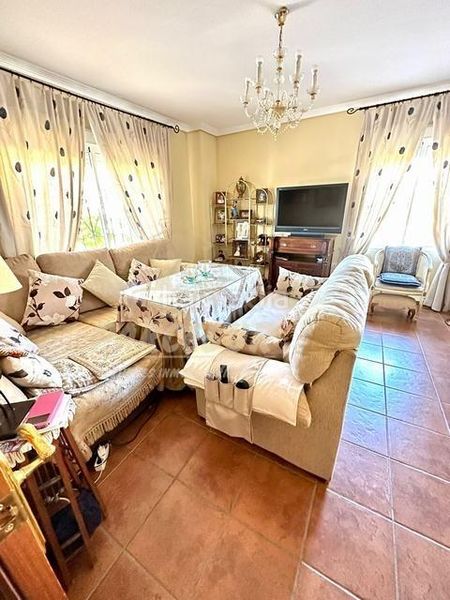 Foto d2e65e1d-f51b-4ab7-b787-618b255fd2a7. Casa amb aparcament piscina a El Higuerón Córdoba