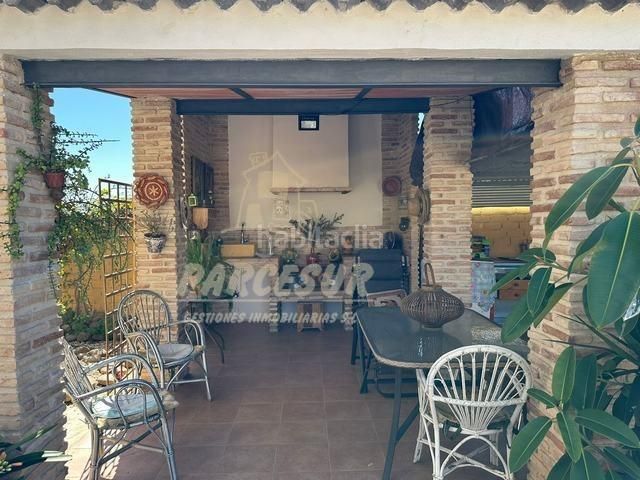 Foto dfa4fff3-5fa2-4154-8b56-6d1eb38cb53a. Casa amb aparcament piscina a El Higuerón Córdoba