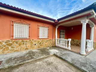 Maison à El Higuerón. Zona barquera casa con piscina, no hipotecable