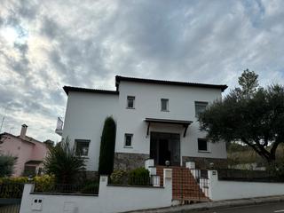 Xalet a Llers. Chalet con piscina en llers