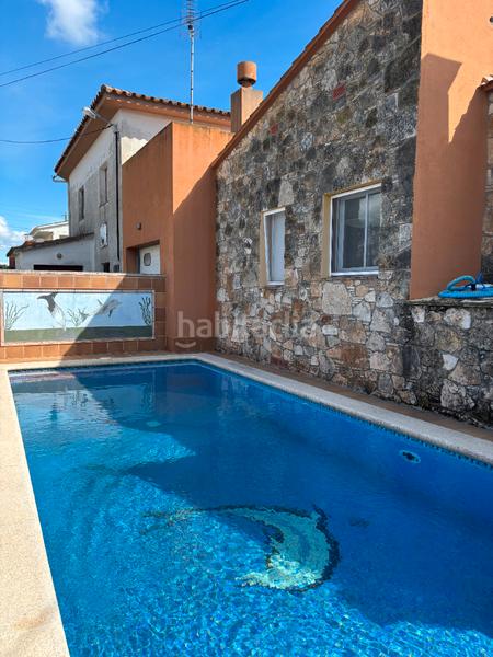 Foto db1e1fcc-4dd4-4e2a-afe2-1b2998d58026. Chalet con camino riscaldamento parcheggio piscina in Fortià