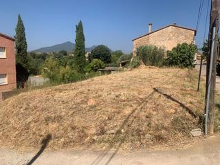 Terreny residencial a Lladó. Parcel·la en venta de 362m2, amb 181 m2 edificables