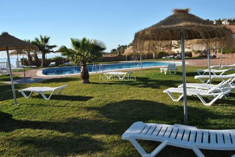 Foto 0aff4c0e-f234-454e-bd36-cfc3aeaf0169. Rent semi detached house with heating parking pool in Almuñécar