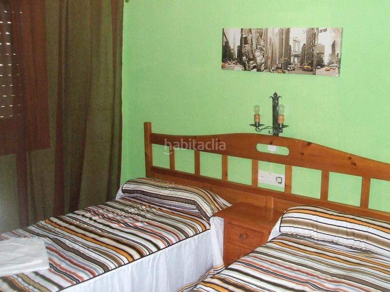 Foto 5cd4c2eb-ef7e-4649-b3ce-1b2d7ae49f27. Rent semi detached house with heating parking pool in Almuñécar