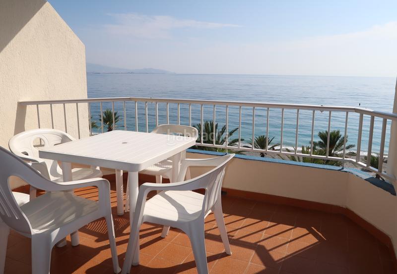 Foto 08ae0ca5-ab16-4b2f-8c4d-1c240bd8b0d7. Alquiler apartamento en paseo de velilla 15a amplio apartamento situado en primera línea de playa con increíbles vistas al mar. en Almuñécar