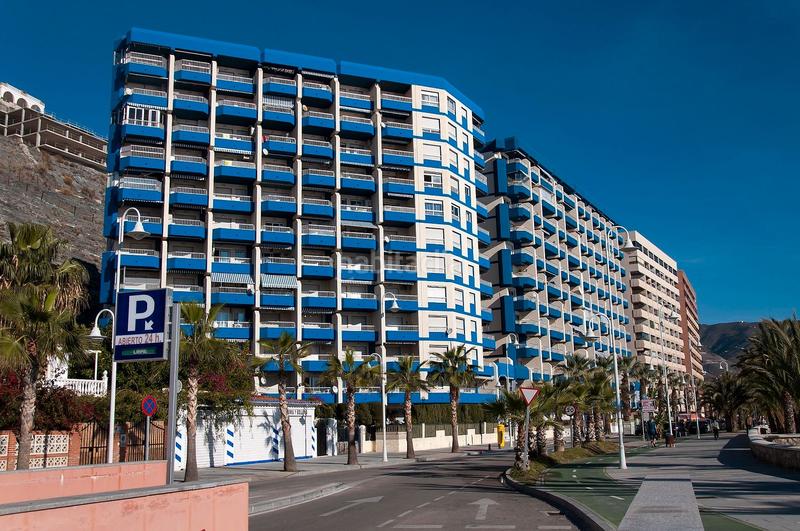 Foto 45550488-4f8a-4cb1-91e6-4b4c06596676. Alquiler apartamento en paseo de velilla 15a amplio apartamento situado en primera línea de playa con increíbles vistas al mar. en Almuñécar