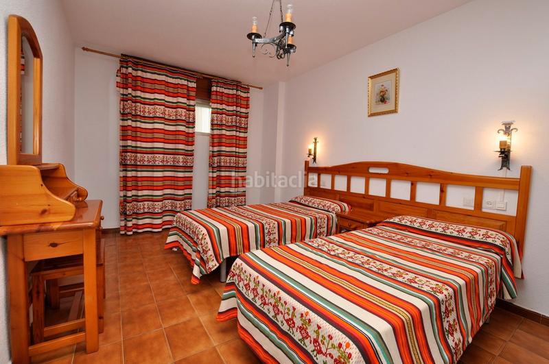 Foto 68203f0c-4b30-4f97-bbc9-fc17b14a090e. Alquiler apartamento en paseo de velilla 15a amplio apartamento situado en primera línea de playa con increíbles vistas al mar. en Almuñécar