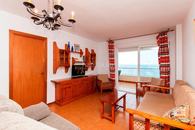 Foto 9312ec7e-54f0-4ecd-9659-0101ef91bb1c. Alquiler apartamento en paseo de velilla 15a amplio apartamento situado en primera línea de playa con increíbles vistas al mar. en Almuñécar