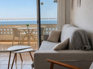 Miete Appartement in Paseo de velilla 10. Apartamento de 1 dormitorio con terraza vistas al mar