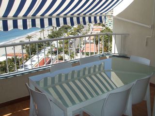 Rent Duplex in Paseo de velilla 14. Apartamento duplex con 3 dormitorios en primera línea de playa