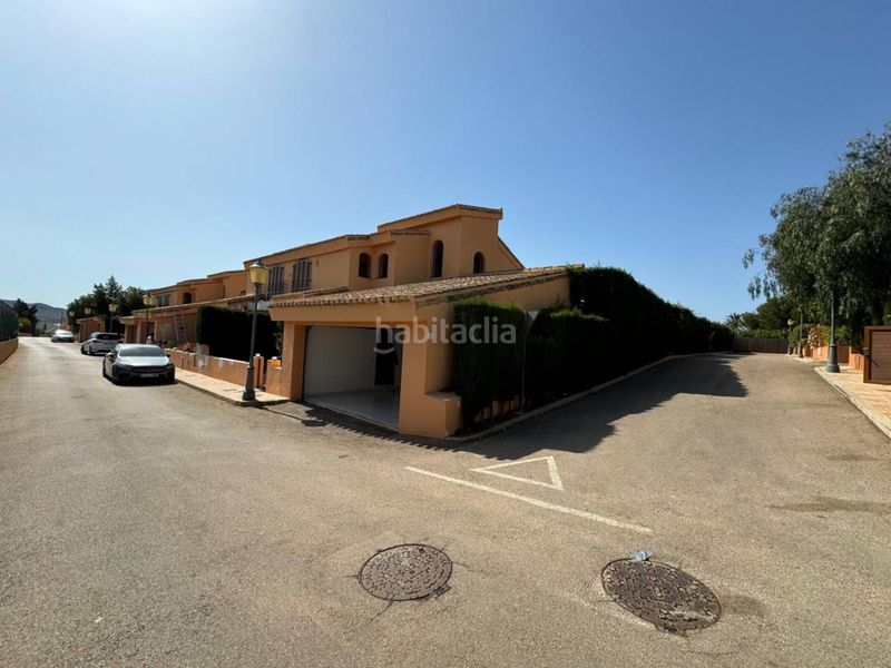 Foto e7b2fd54-31b4-4e0b-9988-30956f24eb21. Casa adossada amb aparcament piscina a La Manga Club Cartagena