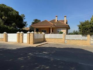Casa  Francisco córdoba. Se vende chalet en roche alto