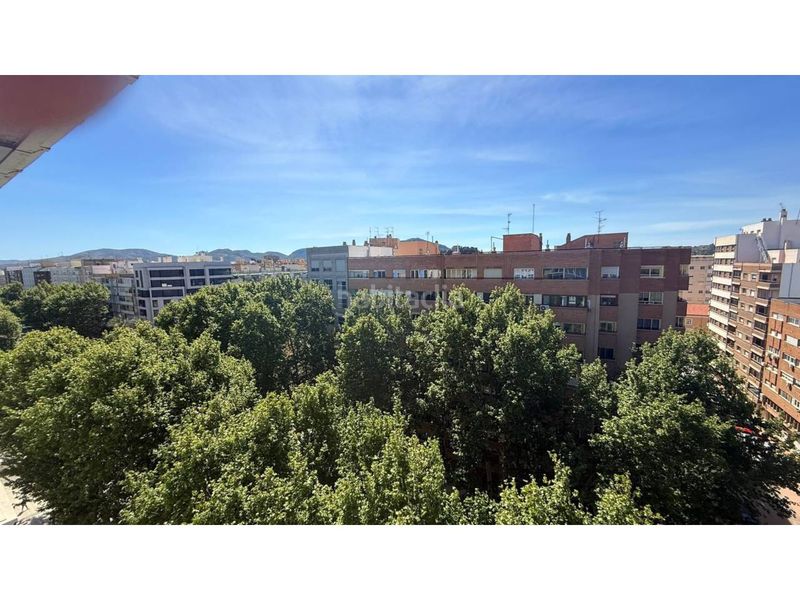 Foto 4eb2f60e-065a-4bfa-b49a-cf1cfcb629a3. Pis amb aparcament a Alameda Cartagena