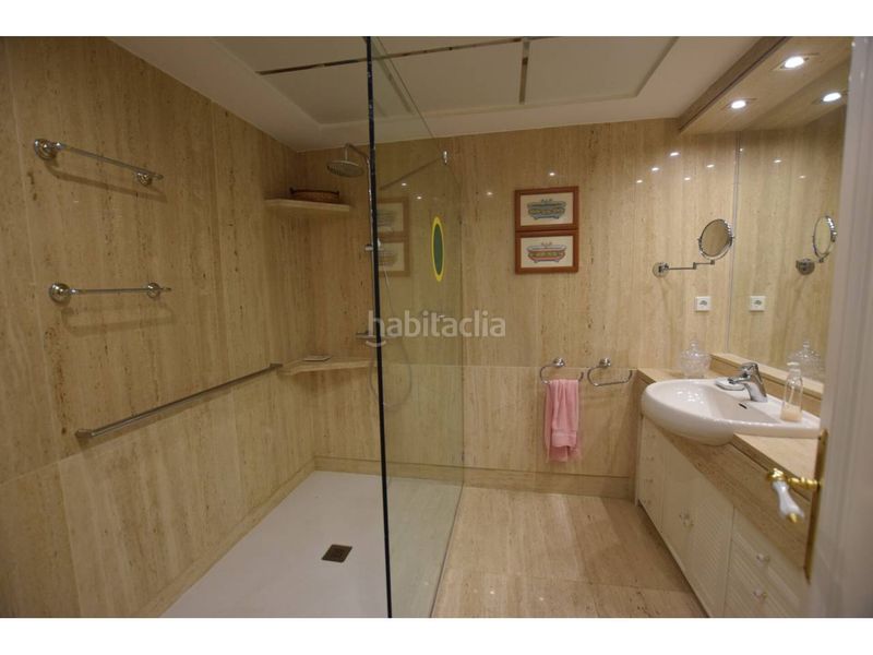 Foto 5e0662ea-0afd-40cc-902f-6929dbbde000. Pis amb aparcament a Alameda Cartagena