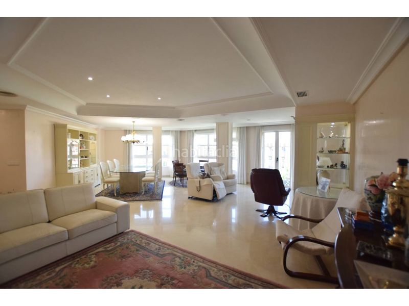 Foto ecbba972-f45a-4308-8264-bcf51665bf7e. Pis amb aparcament a Alameda Cartagena