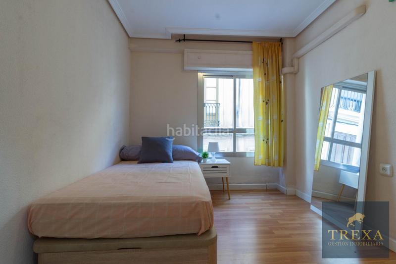 Foto ce2815a2-42c8-4a55-8700-c3a294a78f2b. Location appartement dans braulio moreno 21 dans Centro Almería