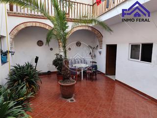 Casa en Écija. Casa en venta en la merced, 8 dormitorios.