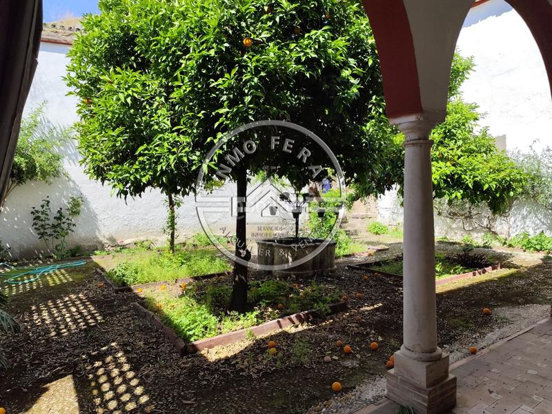 Foto 70ec13af-e766-452e-86d6-94e4bb2b618e. Casa  en venta en centro, 10 dormitorios. en Écija