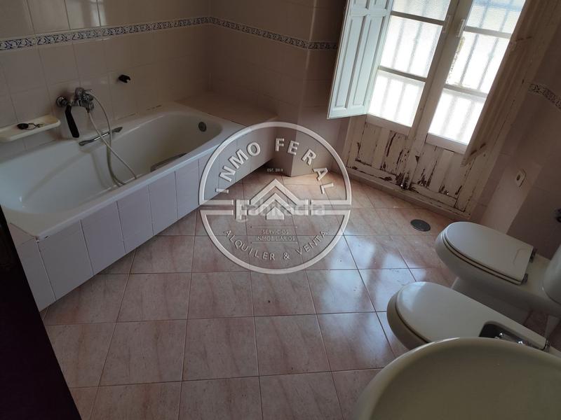 Foto 7d699f21-c977-4aa0-9723-bd441e2a5554. Casa  en venta en centro, 10 dormitorios. en Écija