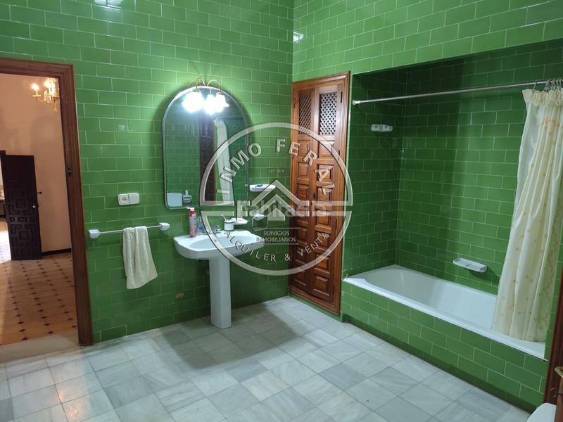 Foto 918b934d-129a-441a-81b2-7f3f8404f696. Casa  en venta en centro, 10 dormitorios. en Écija