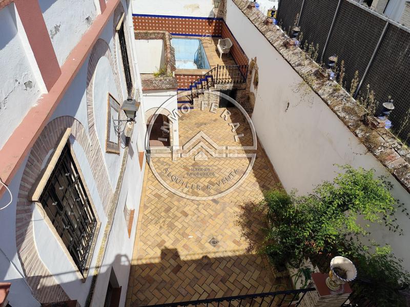 Foto b499edea-7531-4eff-8b53-8b3309ca20f5. Casa  en venta en centro, 10 dormitorios. en Écija