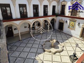 Casa a Écija. Casa en venta en centro, 10 dormitorios.