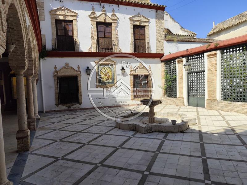 Foto fd52cf39-a852-4171-a33b-b3200f6114f4. Casa  en venta en centro, 10 dormitorios. en Écija