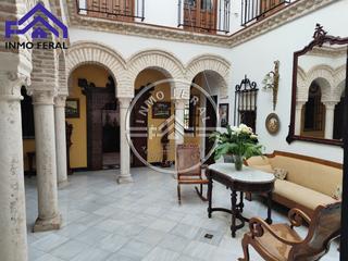 Casa a Écija. Casa en venta en puerta cerrada, 8 dormitorios.