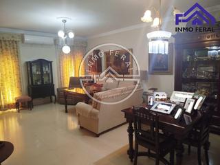 Appartement à Écija. Piso en venta en santa cruz, 4 dormitorios.